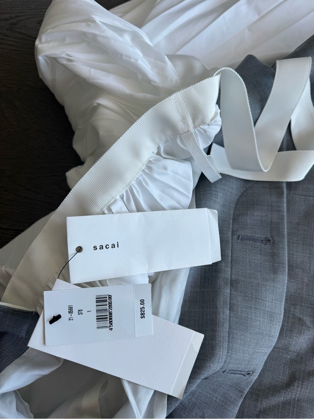 Sacai Two-Tone Grey and White Pleated Skirt - Picture 2 of 6